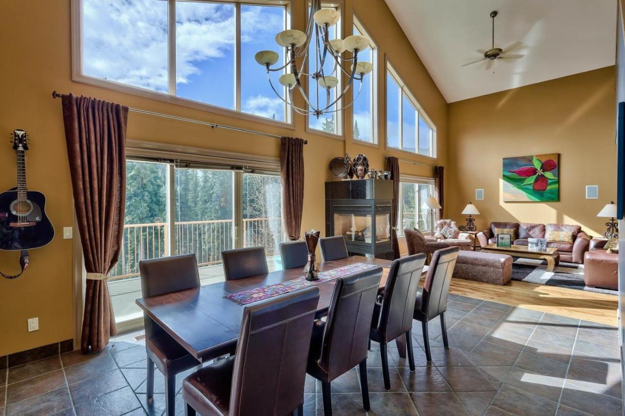 Soleil Chalet By Bear Country Sun Peaks Bagian luar foto