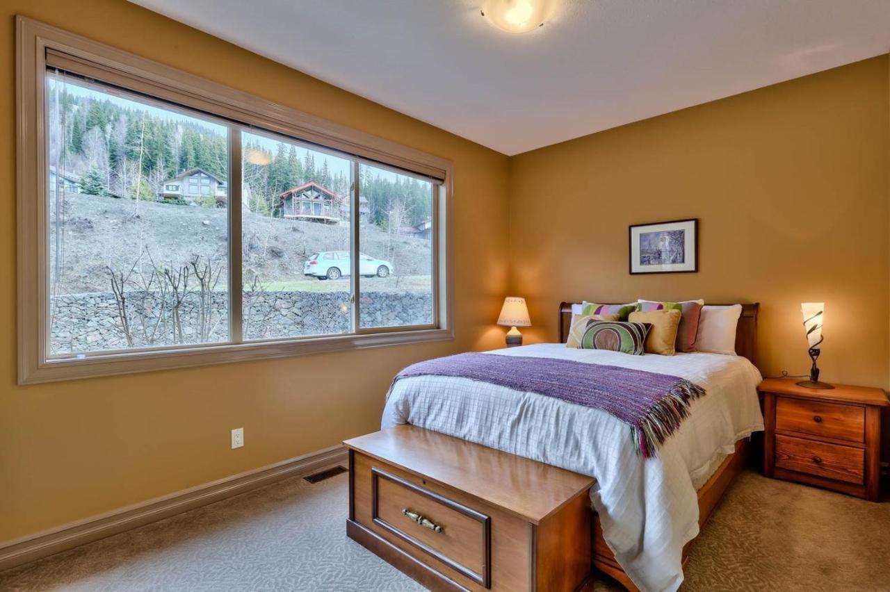 Soleil Chalet By Bear Country Sun Peaks Bagian luar foto