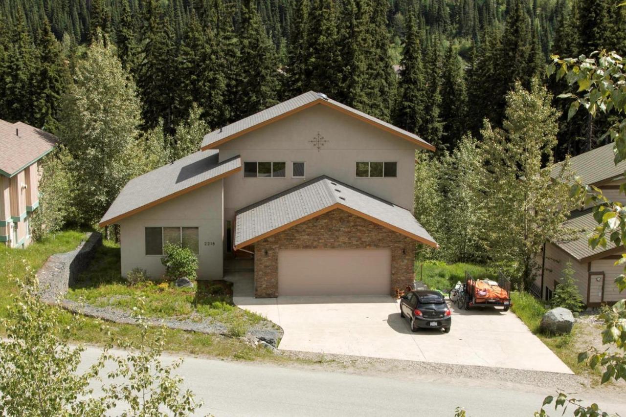 Soleil Chalet By Bear Country Sun Peaks Bagian luar foto
